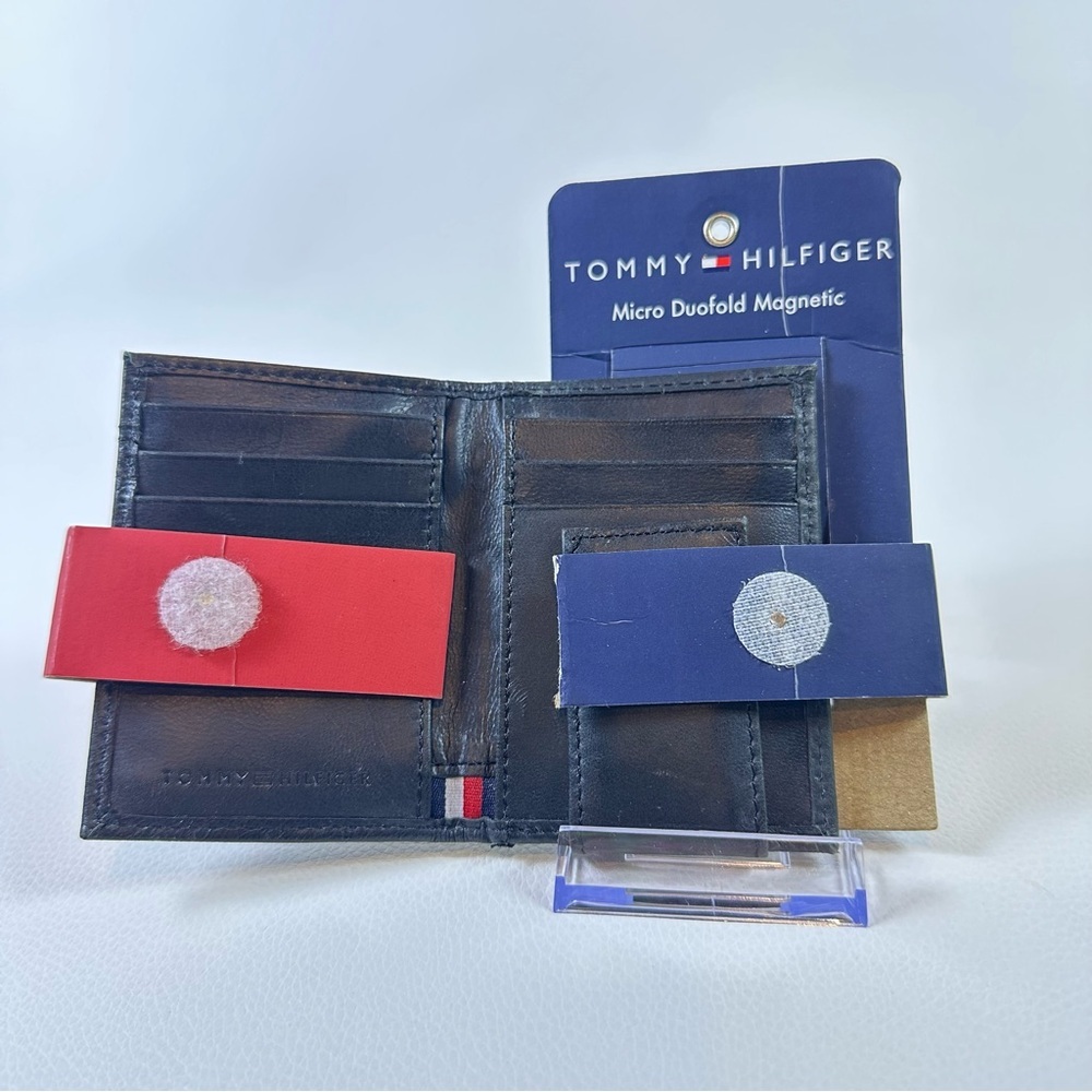 4/$25**NEW Men’s Tommy Hilfiger Black Leather RFID Wallet - Picture 3 of 5